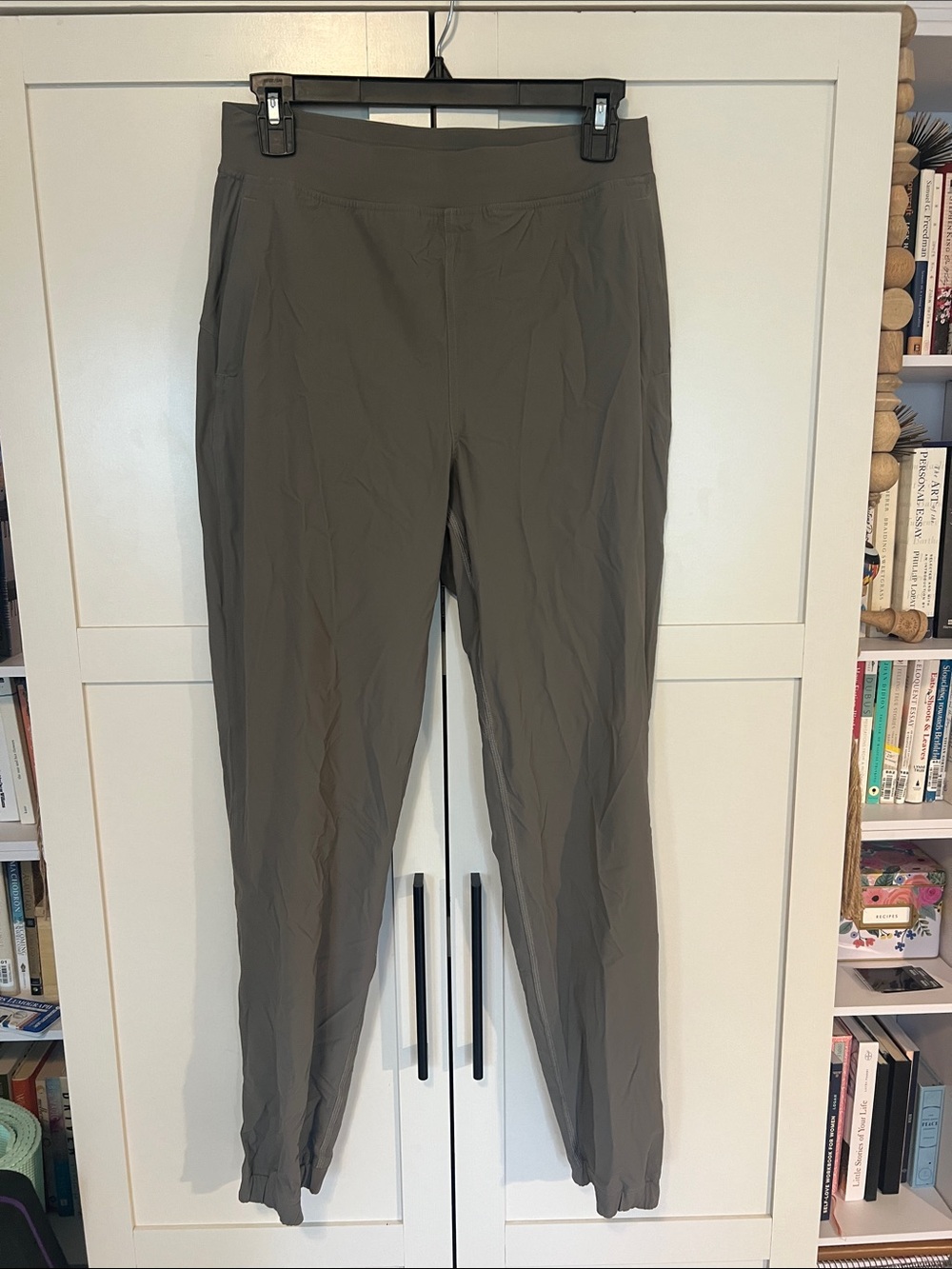 Lululemon Size 6 Gray Joggers